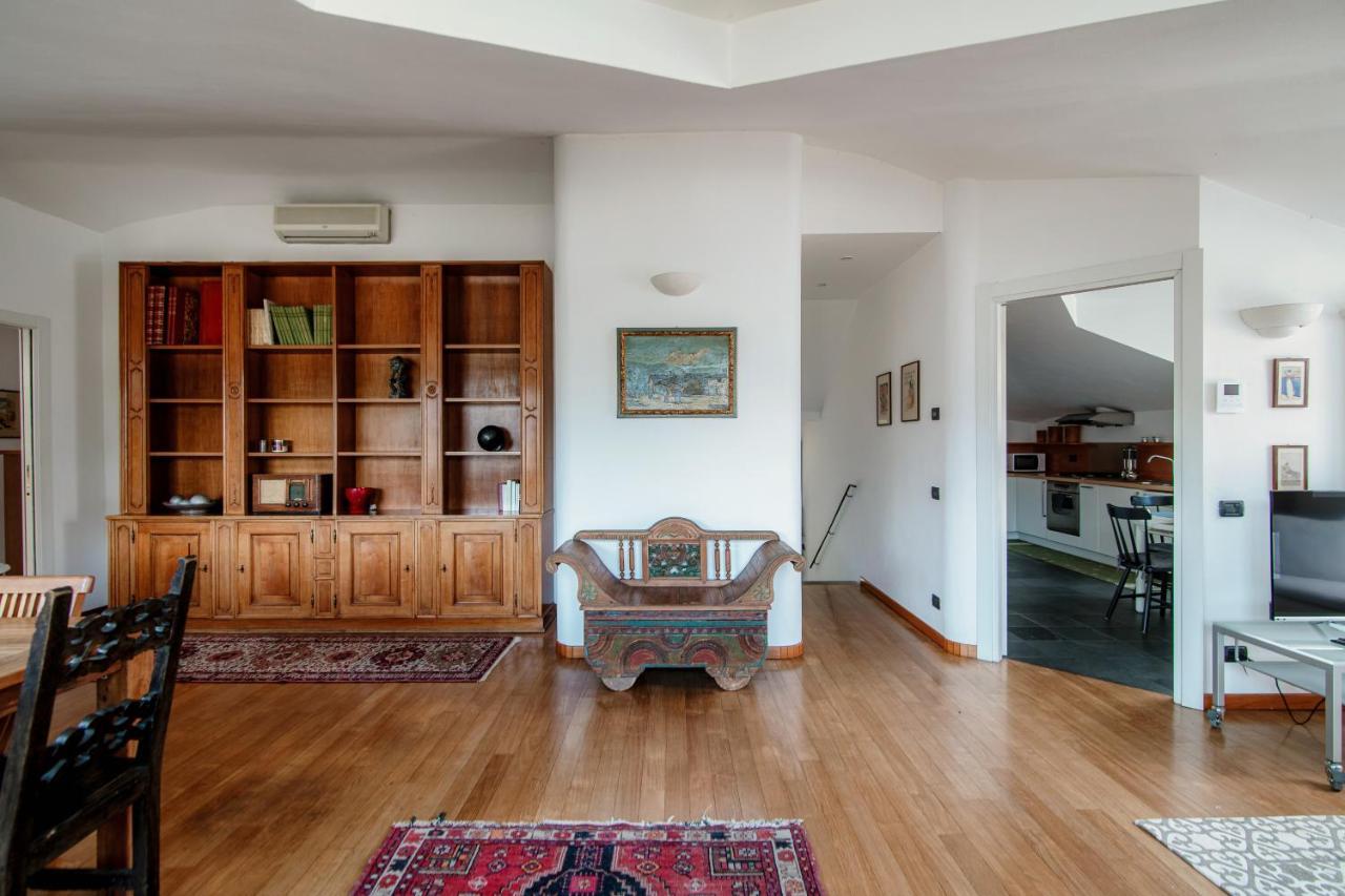 I D'A Charming Penthouse - Lake View- Como- House-130 Mt-2 Double Bedrooms And 2 Double Bathrooms A Spacious Living Room-Full Equipped Kitchen-Private Garden And Terrace-Private Covered Parking المظهر الخارجي الصورة
