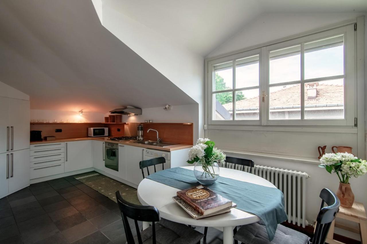 I D'A Charming Penthouse - Lake View- Como- House-130 Mt-2 Double Bedrooms And 2 Double Bathrooms A Spacious Living Room-Full Equipped Kitchen-Private Garden And Terrace-Private Covered Parking المظهر الخارجي الصورة