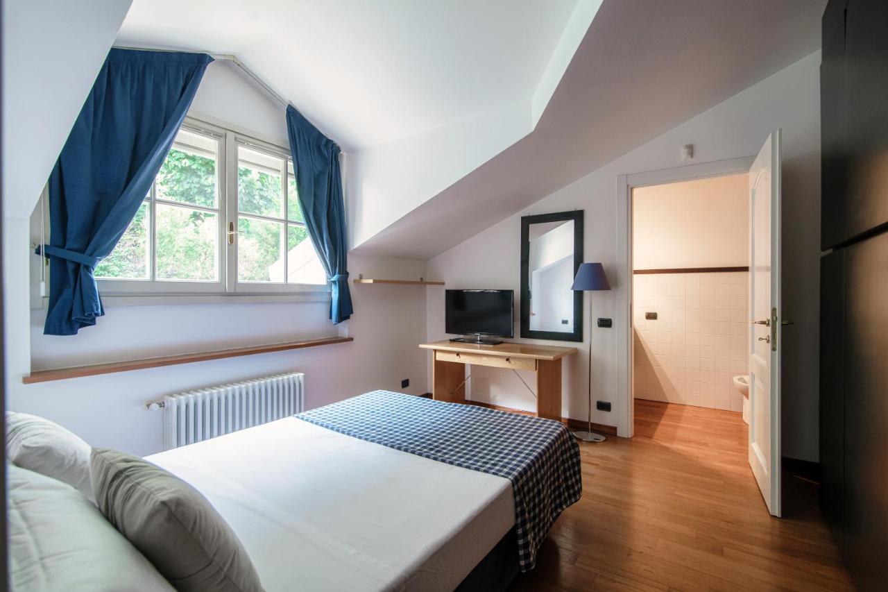 I D'A Charming Penthouse - Lake View- Como- House-130 Mt-2 Double Bedrooms And 2 Double Bathrooms A Spacious Living Room-Full Equipped Kitchen-Private Garden And Terrace-Private Covered Parking المظهر الخارجي الصورة
