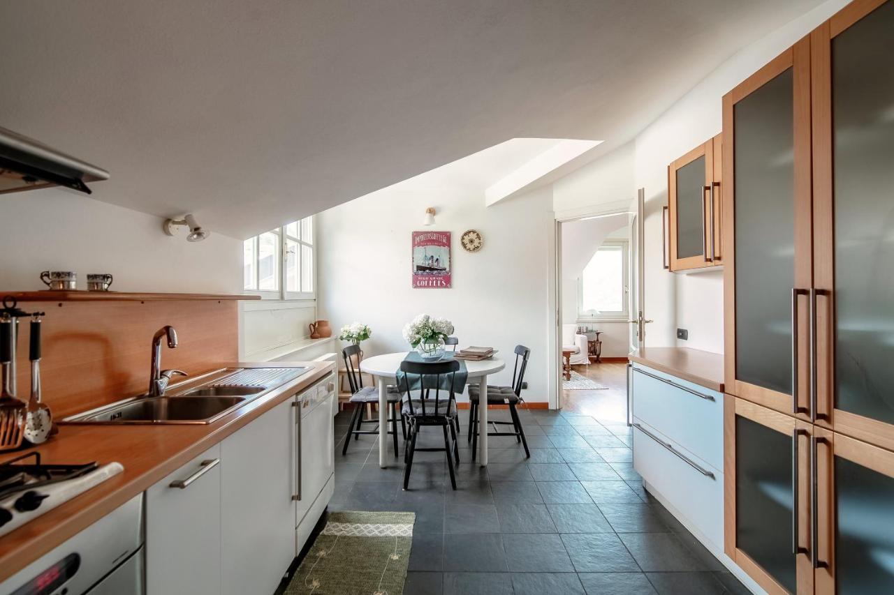 I D'A Charming Penthouse - Lake View- Como- House-130 Mt-2 Double Bedrooms And 2 Double Bathrooms A Spacious Living Room-Full Equipped Kitchen-Private Garden And Terrace-Private Covered Parking المظهر الخارجي الصورة