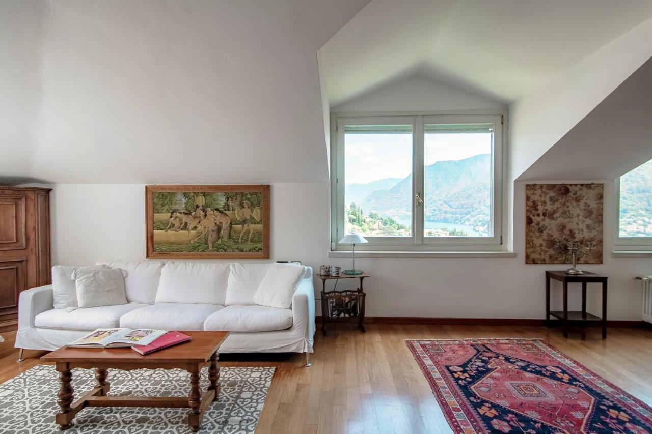 I D'A Charming Penthouse - Lake View- Como- House-130 Mt-2 Double Bedrooms And 2 Double Bathrooms A Spacious Living Room-Full Equipped Kitchen-Private Garden And Terrace-Private Covered Parking المظهر الخارجي الصورة